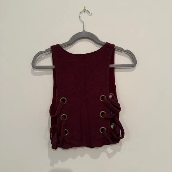 Urban Outfitters Women's Burgundy Sleeveless Top - Picture 2 of 3